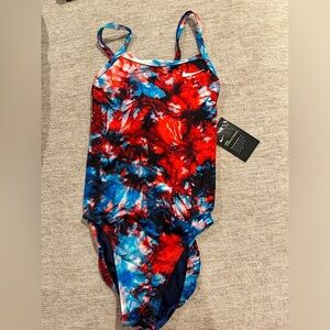 NWT Women’s Nike swimsuit